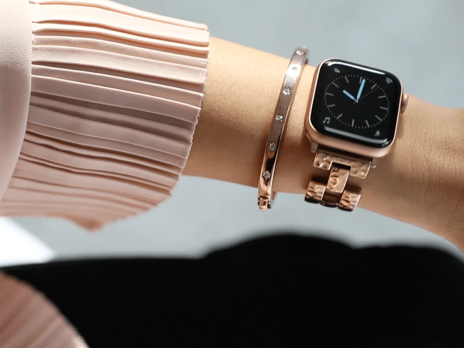 Goldenerre Hammered Link Band for the Apple Watch