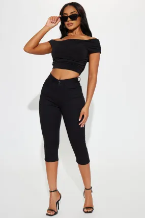 Iconic Capri Uniform Pant - Black