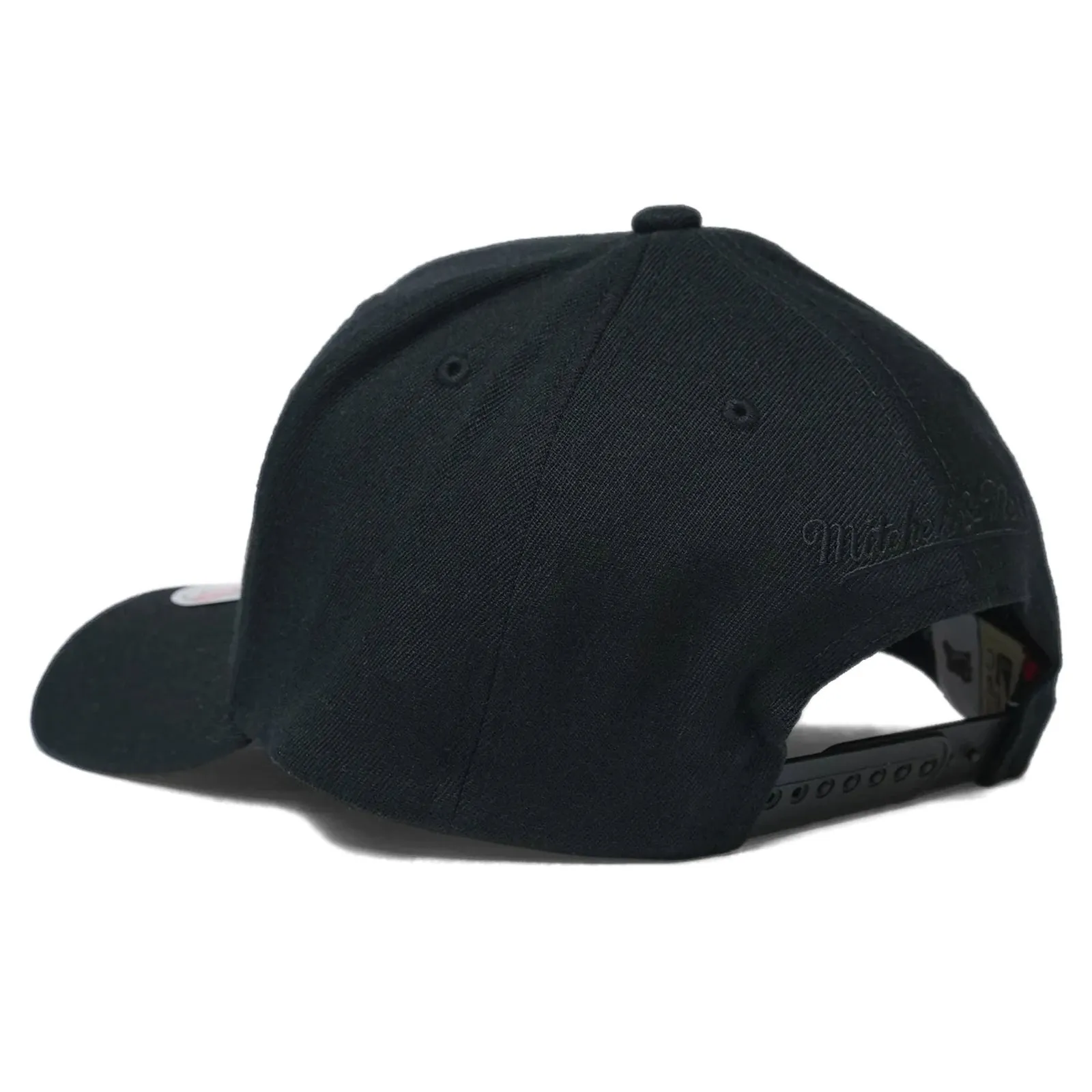 Memphis Grizzlies Black & Black Team Logo Classic Red Adjustable Snapback Cap by Mitchell & Ness