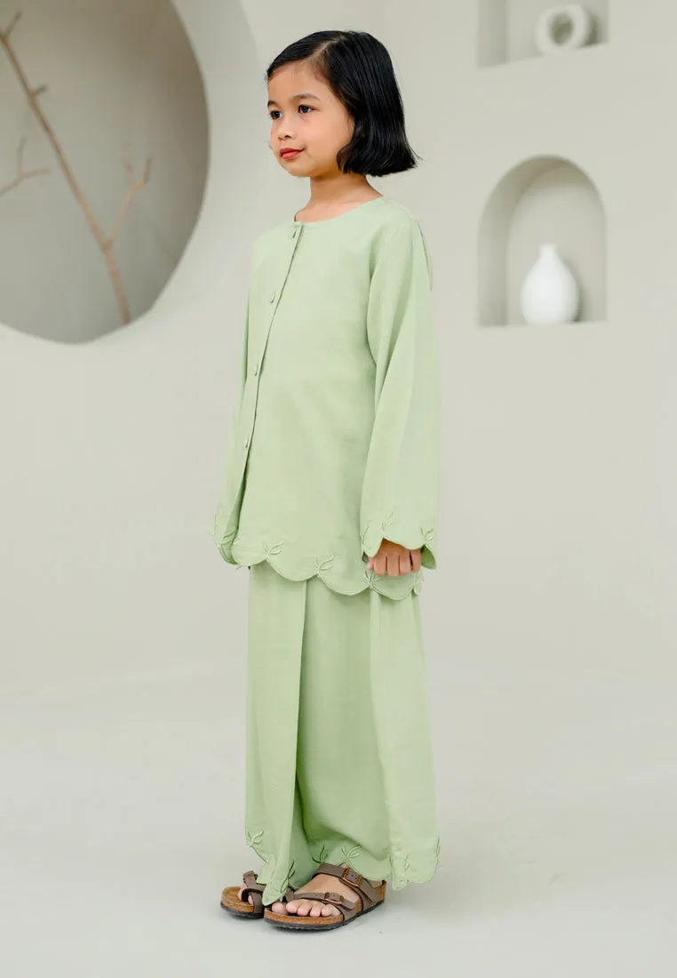 Nyaman Girl (Apple Green)