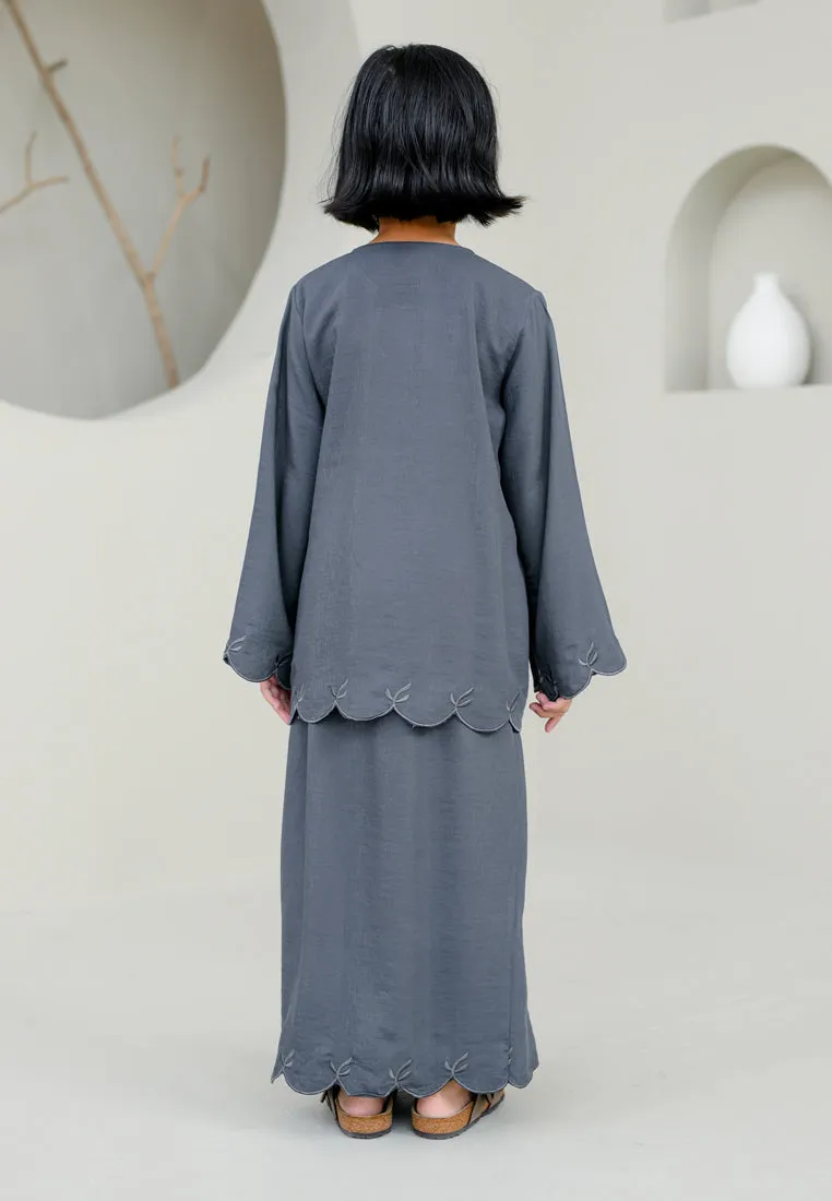 Nyaman Girl (Dark Grey)