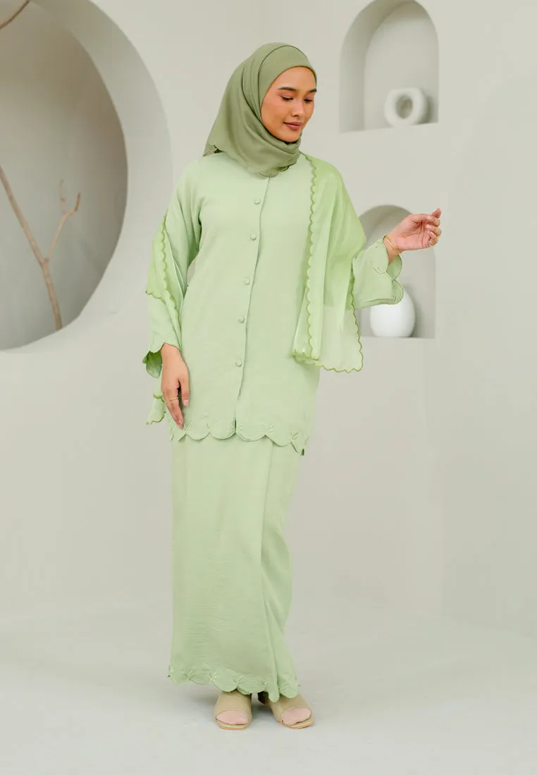 Nyaman Kurung (Apple Green)