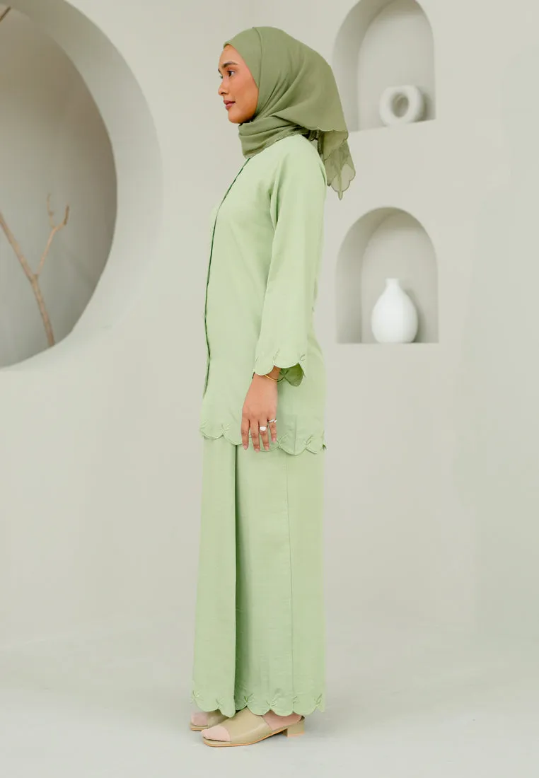 Nyaman Kurung (Apple Green)