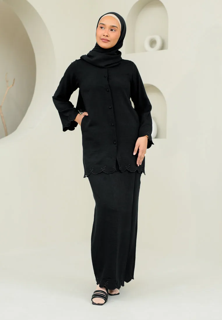 Nyaman Kurung (Black)