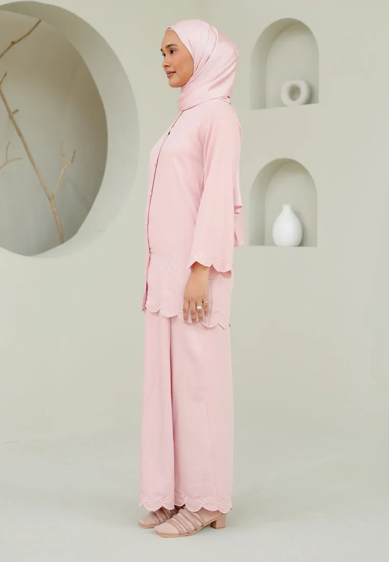 Nyaman Kurung (Soft Pink)