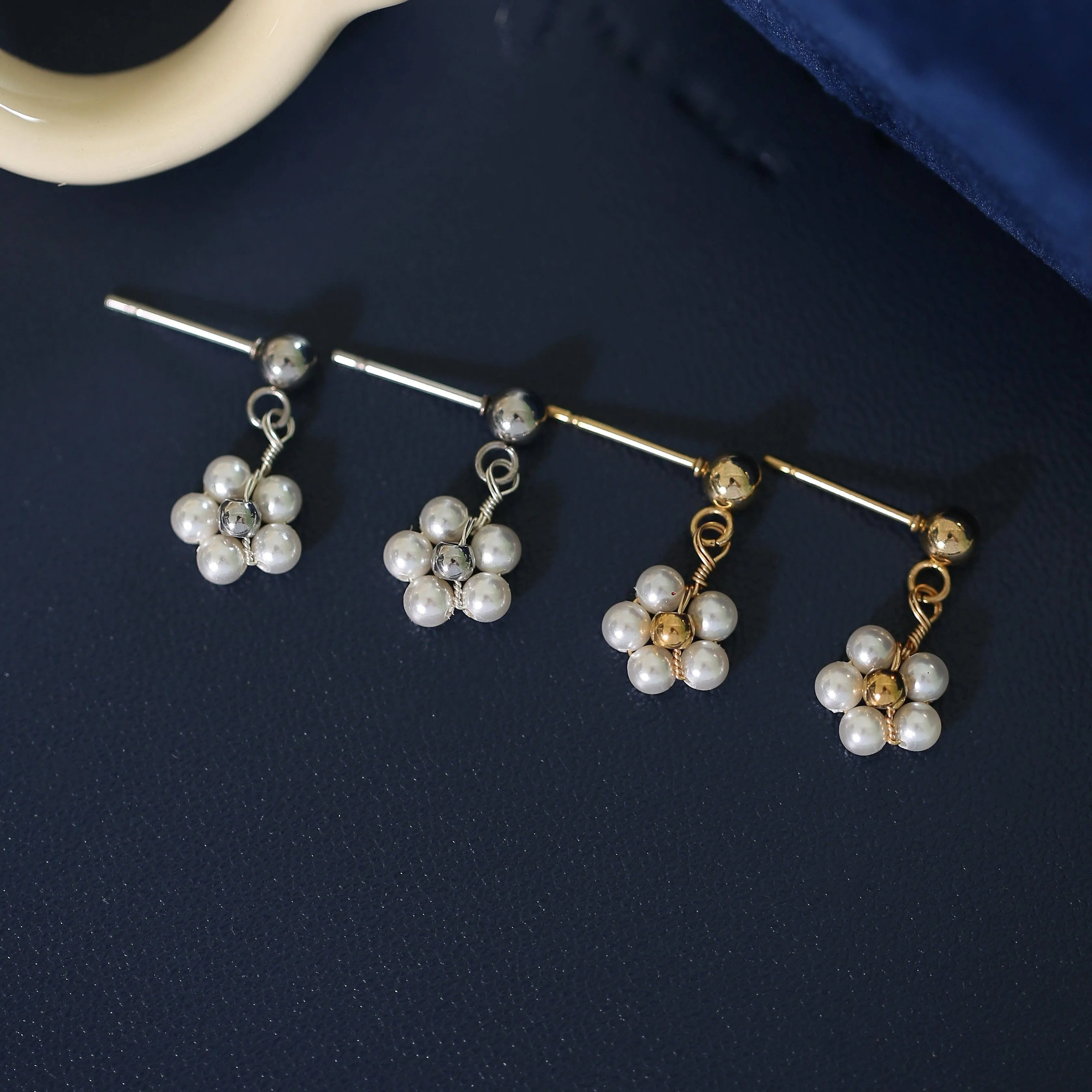 Pearl Daisy Flower Dangle Earrings