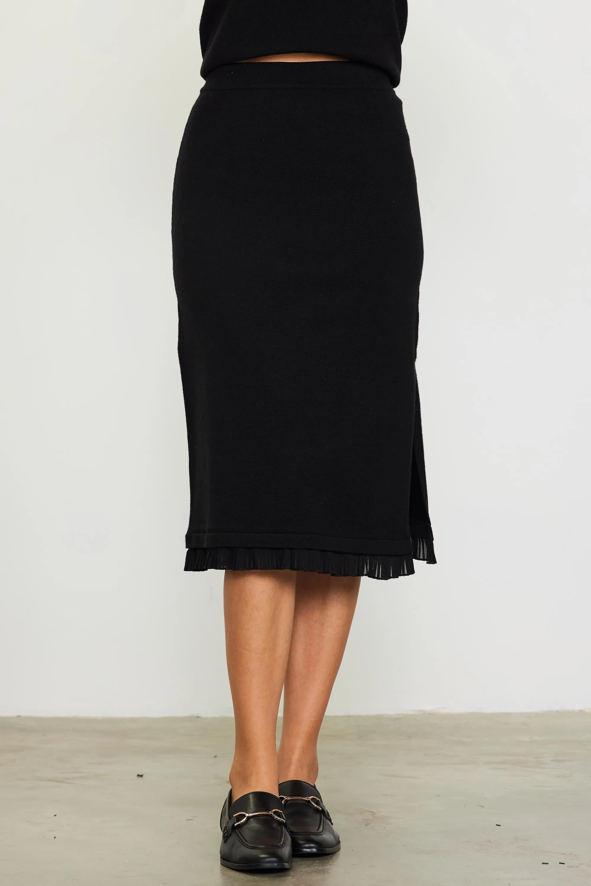 Ruffled Hem Black Midi Skirt