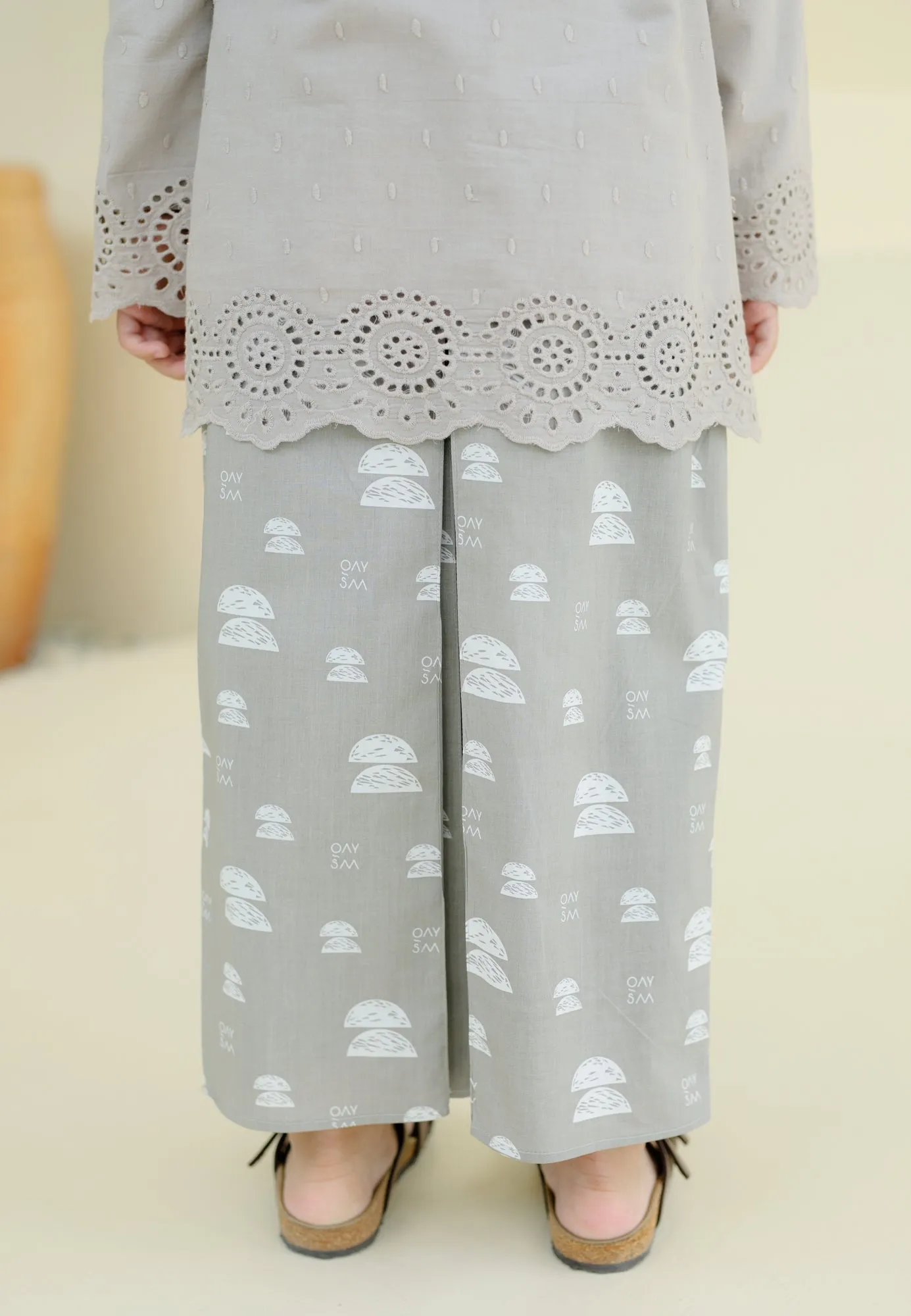 Secocok Girl (Soft Grey)