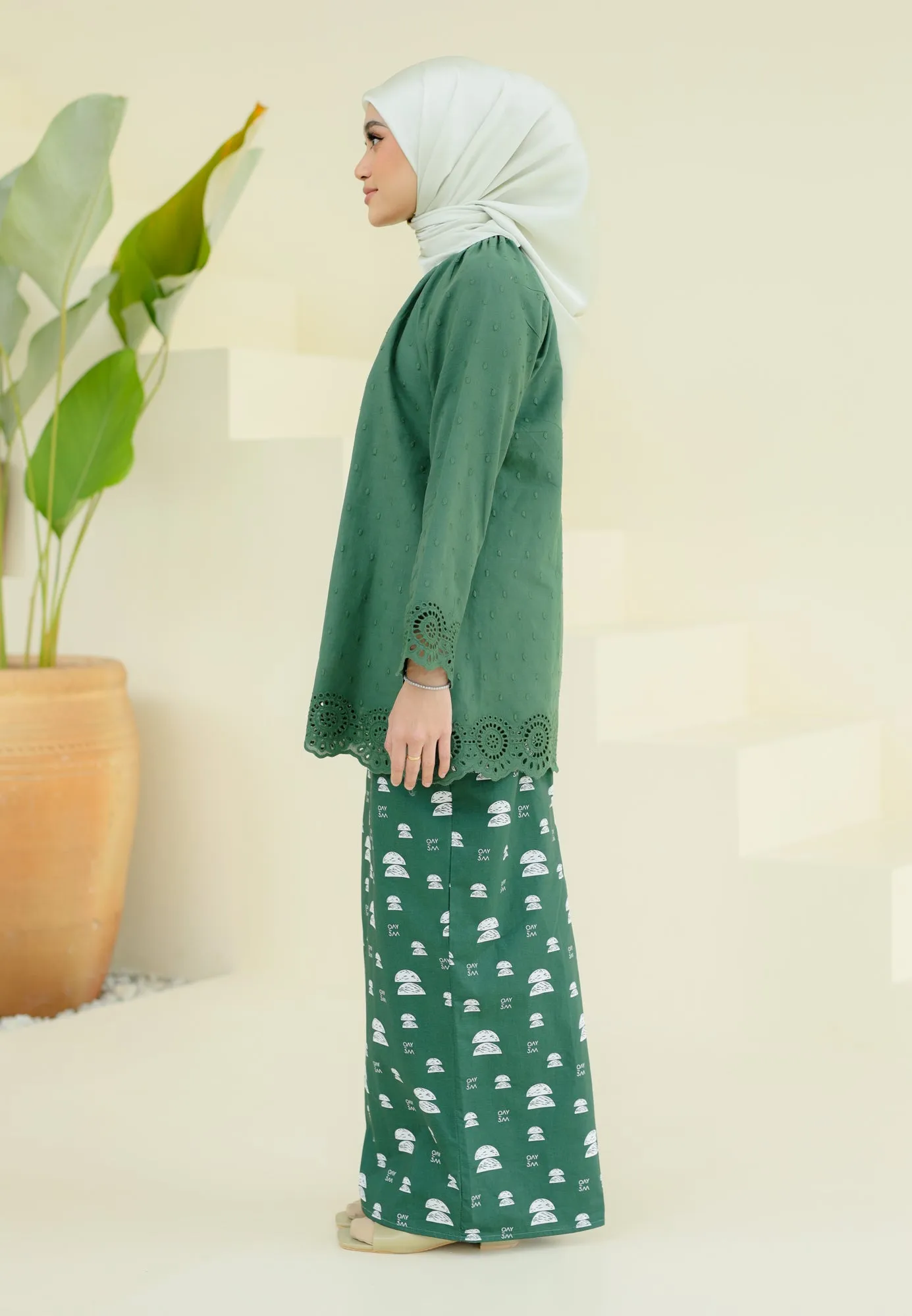 Secocok Kurung (Emerald Green)