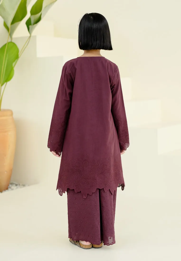 Seiring Girl (Burgundy)