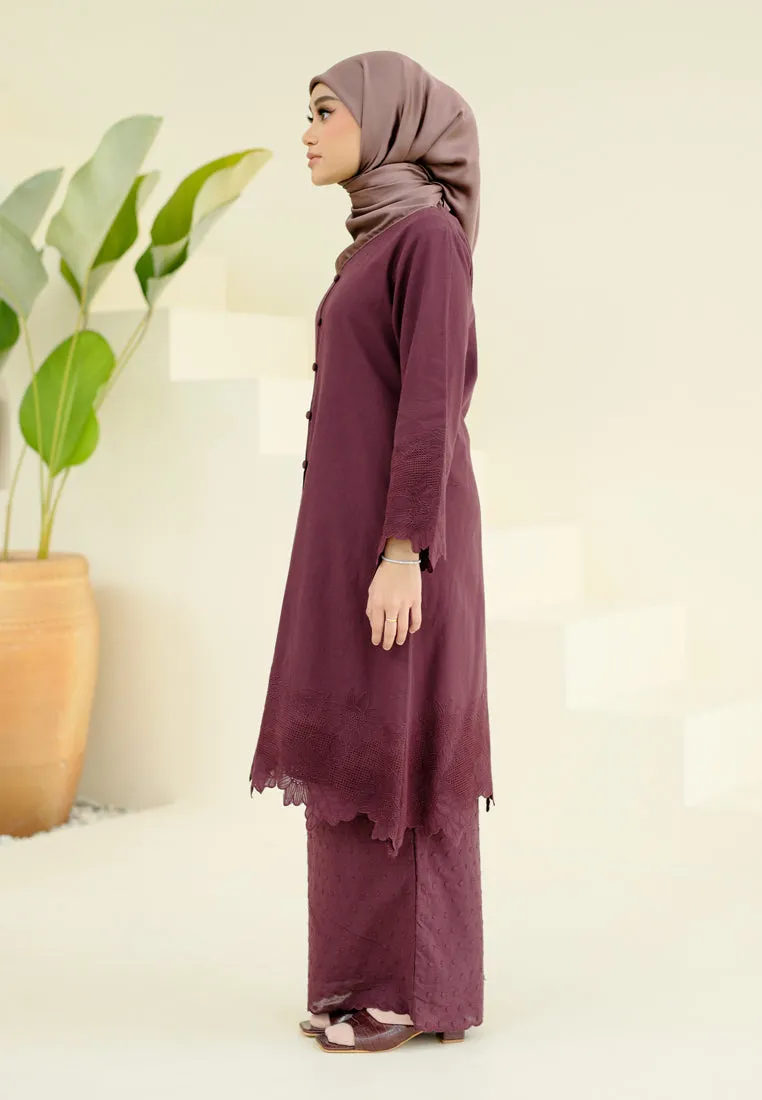 Seiring Kurung (Burgundy)