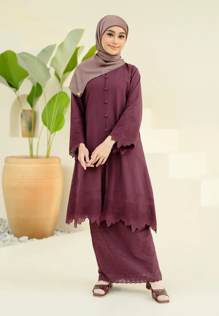 Seiring Kurung (Burgundy)