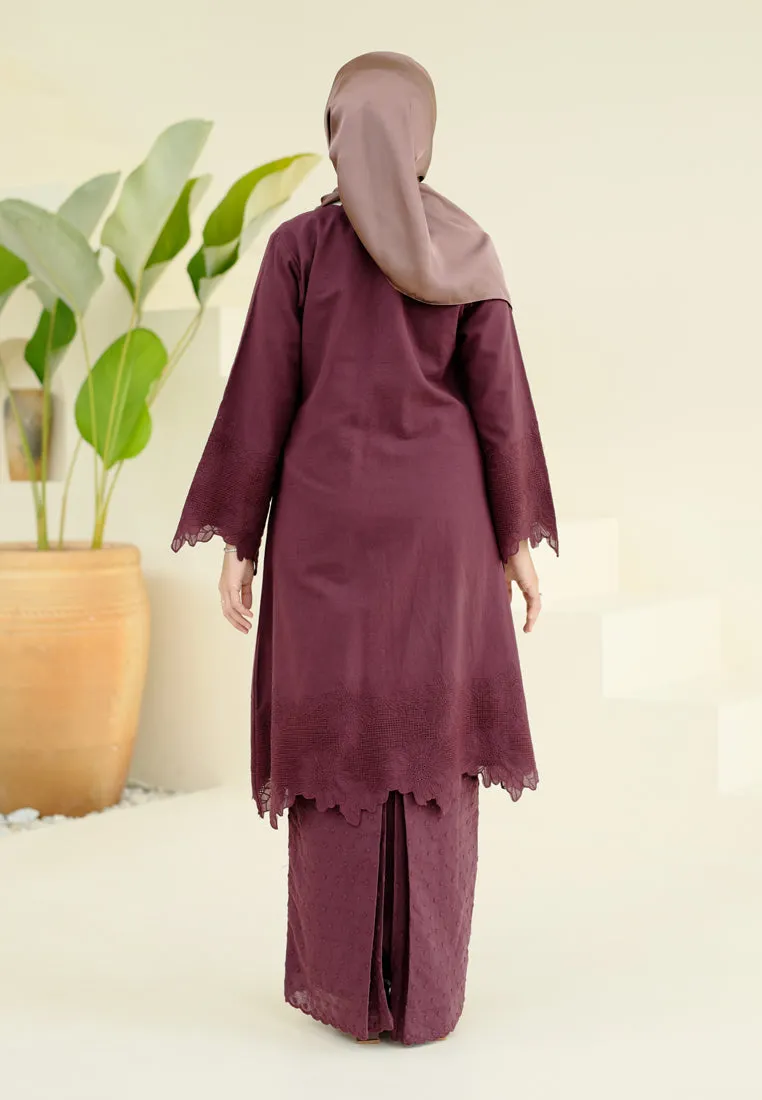 Seiring Kurung (Burgundy)