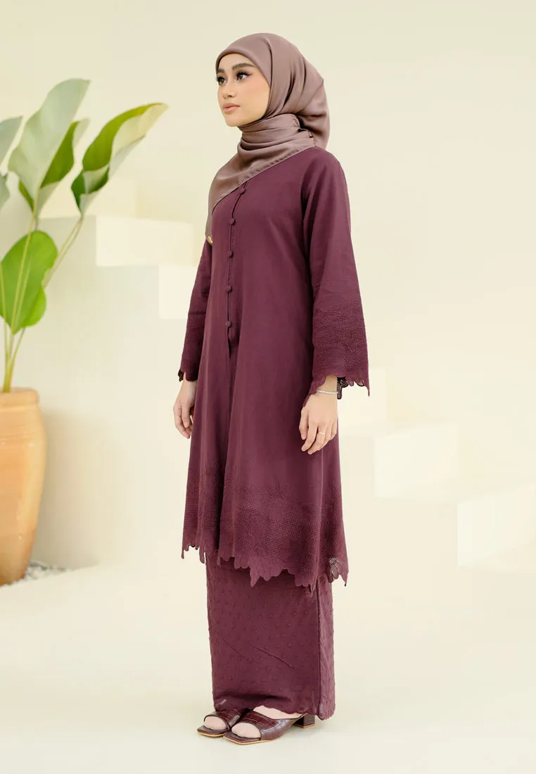 Seiring Kurung (Burgundy)