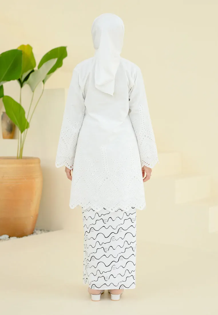 Serentak Kurung (White)