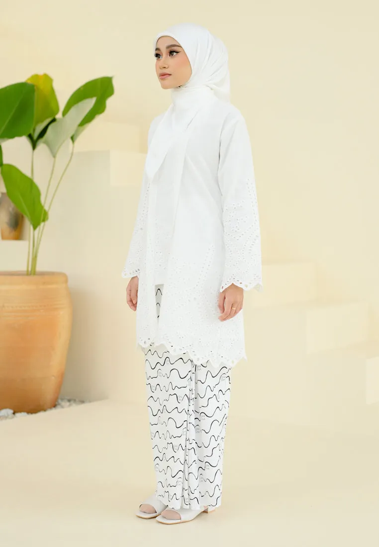 Serentak Kurung (White)