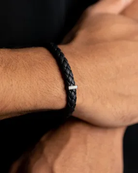 Single black Italian nappa leather bracelet with full black finish