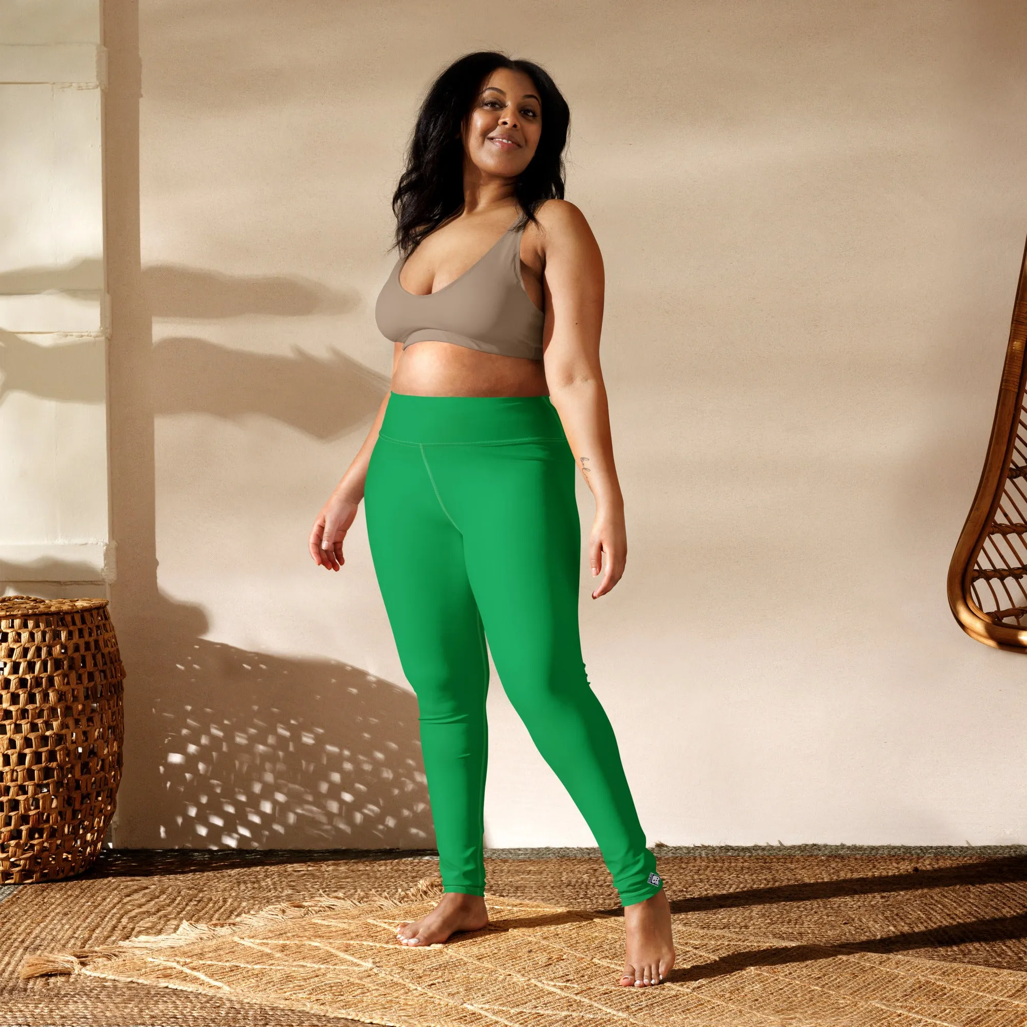 Sleek Silhouette: Women's Solid Color Yoga Pants Leggings - Jade