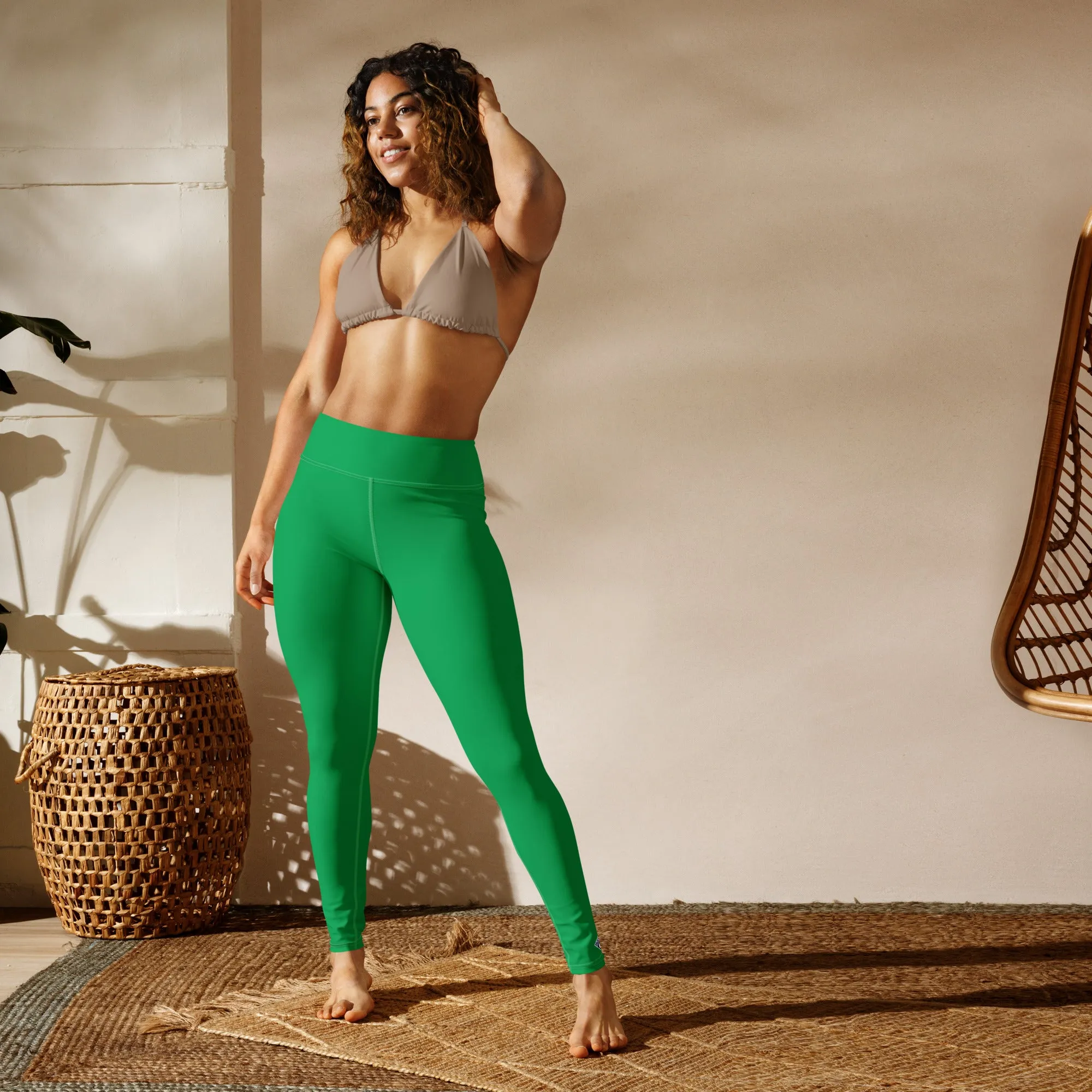 Sleek Silhouette: Women's Solid Color Yoga Pants Leggings - Jade