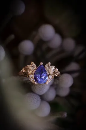 Tanzanite and diamonds engagement ring / Vineyard