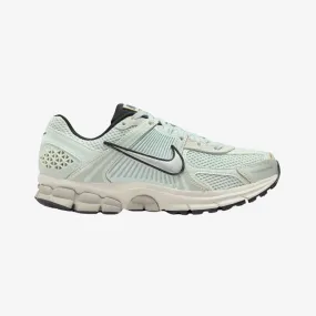 womens nike zoom vomero 5 (light silver/chrome)